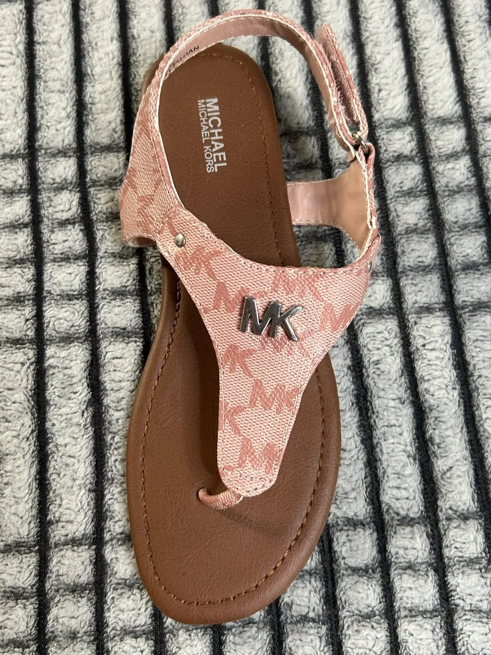 Girls New Michael Kors Logo Thong Sandals (4Y)